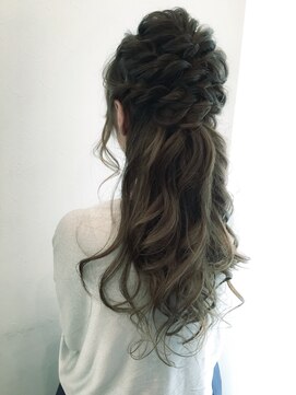 レガロヘアアトリエ(REGALO hair atelier) ハーフアップアレンジ【水戸/赤塚】