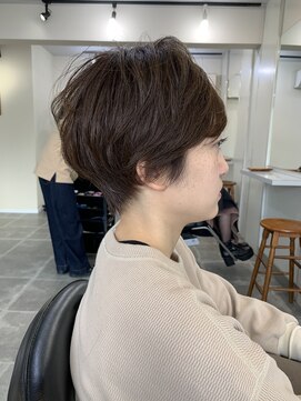 イズミ(izumi) 束感ショート