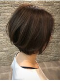 ショートボブ×オリーブグレージュ