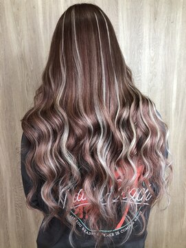 スリジエ(Cerisier) ピンク×ホワイトハイライト[cerisier 新宿]