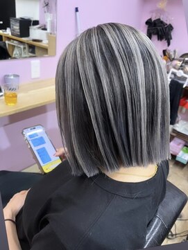 ラヴィ 山科店(Lavy) コントラストシャドウルーツ