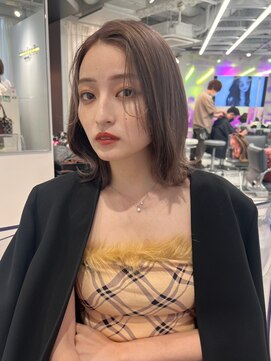 ランテルディ 渋谷(LANTERDIT) 切りっぱなしボブ 外ハネ グレージュ