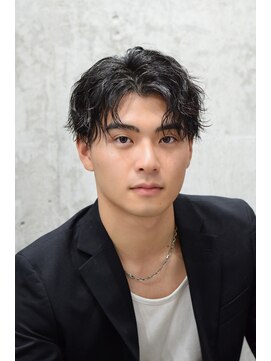 オルズ 渋谷(ALLZ) センターパート波巻きパーマツイストスパイラルパーマツイスト