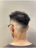 前巻パーマスペインカールオシャレ刈り上げハイスキンフェード