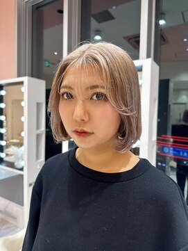 リー 梅田(Lee) ブリーチ2回~韓国風ハイトーンボブ