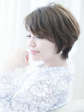 ウィルゴ(VIRGO) 白髪ぼかし×小顔カットで大人ショートに垢抜け感(st橋元)