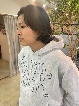 センターパートリクルートカジュアル艶カラーメンズヘア