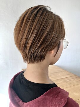 エニ(eni) くっきり束感ショートレイヤー。