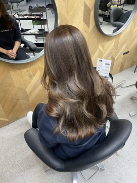 キリカ 新宿東口(KIRIKA) シャドールーツ、バレーヤージュ