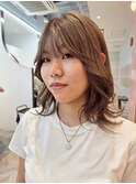 ミディアムレイヤー顔まわりレイヤー外ハネベージュ