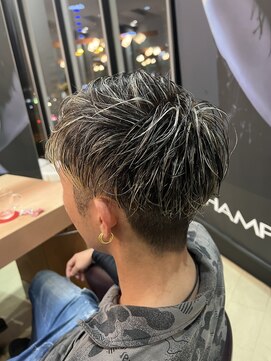 シャンプーボーイ 佐世保駅前店(SHAMPOO BOY) 【ブリーチ/パーマ/ショート/ショート】