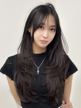 ロムーク 表参道(LOMKH) ミディアムレイヤーロングレイヤーカット顔周りブルーブラック