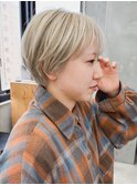 20代30代40代　エッジショート、ブリーチカラー、ブロンド