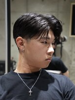 メッツ 原宿(METS) 黒髪センターパート×テーパーフェード/ビジネスヘア