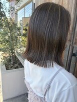 シャポン&nbsp;透明感ベージュ×外ハネロブ☆大人の極細ハイライト