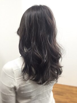 チームボス(Team BOSS) ダークスモーキーアッシュベースに細かいベージュハイライトを！