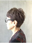 白髪もお洒落なショート