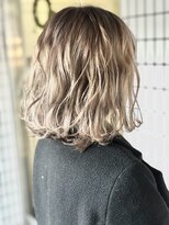 トモズヘアデザイン(Tomo's Hair Design)&nbsp;ホワイトベージュブロンド