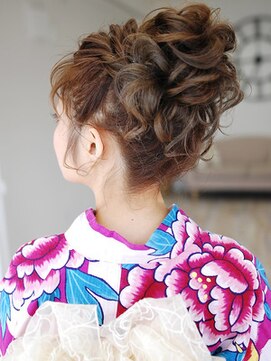 ゲッカビジン(GEKKABIJIN) 浴衣に似合うカジュアルなルーズお団子ヘア