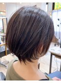 シャープ襟足ショートスタイル