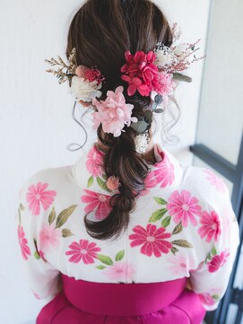 ヘアデザイン ステラ(hair design sTella) 着物の柄にぴったりなブリザードフラワーの編み下ろしスタイル