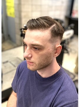 フランクスバーバー アンド ビアークラブ(FRANK'S BARBER and BEER CLUB) ハイフェードワイルドアップバングスリックバック　I