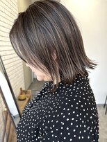 アットラップレーヴ(attrape-reve)&nbsp;【白髪ぼかしカラー】抜け感のある外ハネ30代40代50代