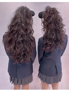 ラチャウ(La.Ciau) 巻き髪ハーフアップヘアセット