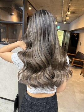 サニー 渋谷(SUNNY) バレイヤージュ、ハイライト、レイヤーロング、グレーベージュ