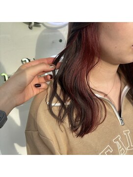 ウルカ 浦和美園(ulQua) チラ見えイヤリングカラー