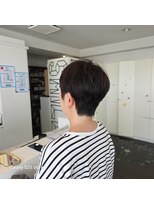 サロン ド 榮(Salon de 榮)&nbsp;耳をだしたベリーショート