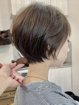 ビュートヨナカ(VIEW TOYONAKA)&nbsp;40代50代6０代/小顔/くびれショート/オリーブグレージュ/豊中