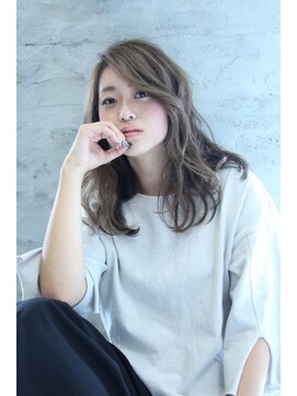 エミュー(emue) 大人可愛い!透明感アッシュグレージュ○三浦