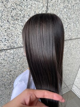 イオエ(ioe) イメチェン/外ハネボブ/ワイドバング/ブルーブラック/美髪