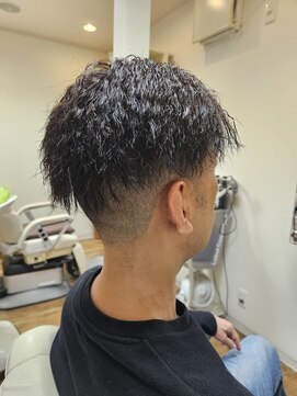 バズ(BUZZ) ツイスト×ツーブロック