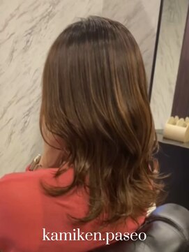 カミケンパセオ(kamiken.paseo) セミロング×艶髪大人女性レイヤーカット【カミケンパセオ】