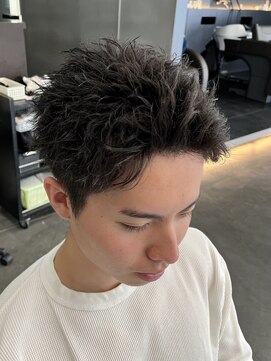 バース バイ ハピネス(BIRTH by happiness) スパイキーショート