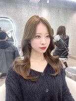 グロー オオミヤ アネックス 大宮(GLROW OMIYA ANNEX)&nbsp;ミディアムレイヤー くびれヘア ダブルカラー 前髪カット