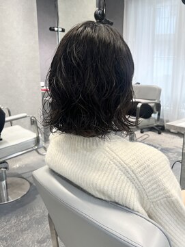 リラス 博多(rilas) バッサリカットビフォーあり　ミディアムボブパーマ　黒髪パーマ