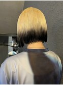 ホワイトカラー　ホワイトブロンド　ハンサムショート