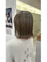 エクラバイケンジ(ECLAT byKENJE)&nbsp;白髪ぼかしカラー×切りっぱなしボブ