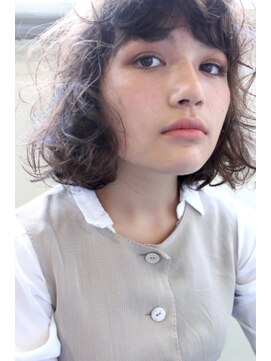 ミラバイグリーン(Mira by green) pearl beige×springy perm