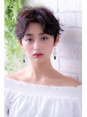 マニッシュショートダブルバング伸ばしかけ似合わせカット耳かけ