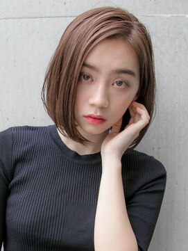 ルティア(Lutia) センターパート   アッシュベージュ  似合わせカット ☆