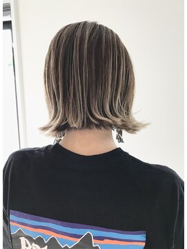 サーク(Sark) バレイヤージュグレージュ外ハネボブ