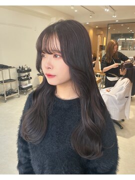 シュプール(SPUR) 透明感◎スモーキーアッシュカラーゆるふわウェーブ