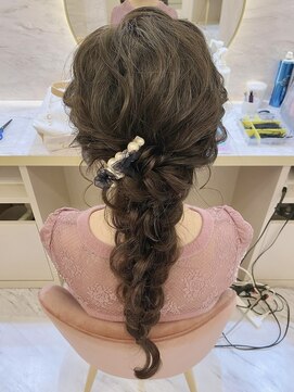 ヘアアレンジメント ボガスティーズ 溝の口店(Hair arrangement Vogusty's) 編みおろし