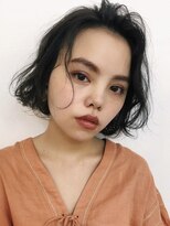 ノイカーム(noi Calm)&nbsp;顔周りレイヤーカットくびれヘアミルクティーベージュカラー