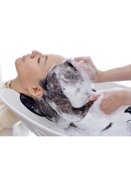 BARBARでリラックスしながら頭皮のケアを◎疲れた日頃の頑張りを癒したい方にオススメ！