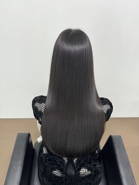 イオエ 元町(ioe) 前髪/暗髪カラー/艶カラー/小顔カット/髪質改善/縮毛矯正/黒髪